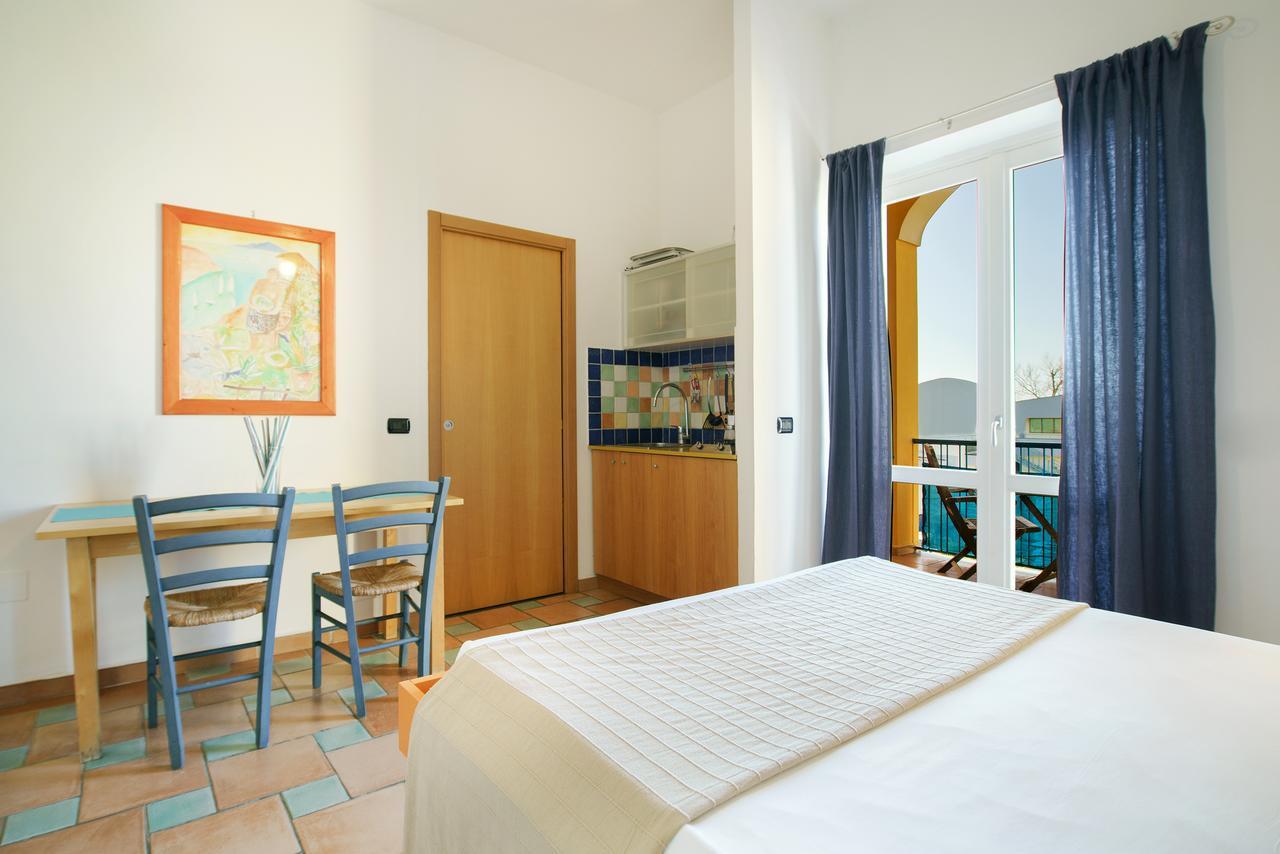 Gioia 37 Apartments Procida Luaran gambar